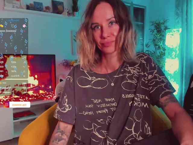 KiraStation webcam