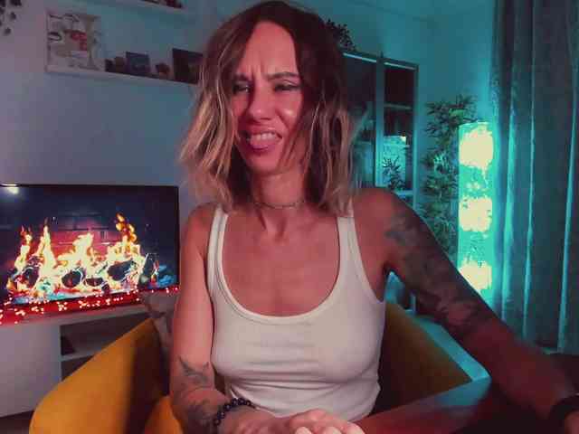 KiraXO webcam