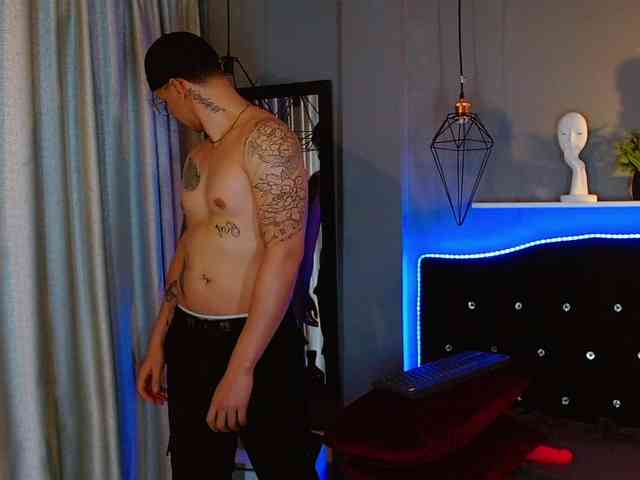 mikejordansex Live Webcam on BongaCams