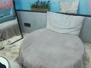 LoraMiss Porn Show