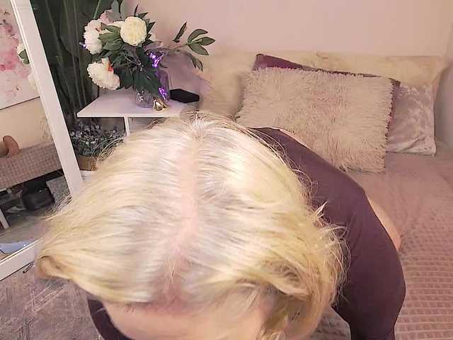 LoraMiss live cam on BongaCams