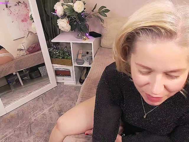 LoraMiss live cam on BongaCams