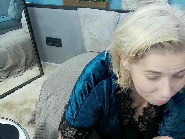 LoraMiss webcam