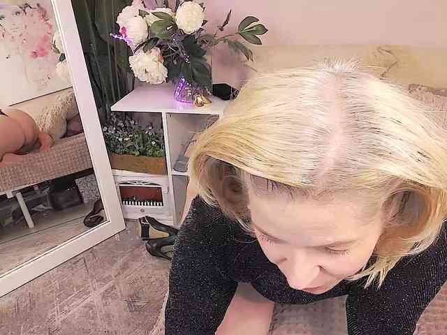 LoraMiss webcam