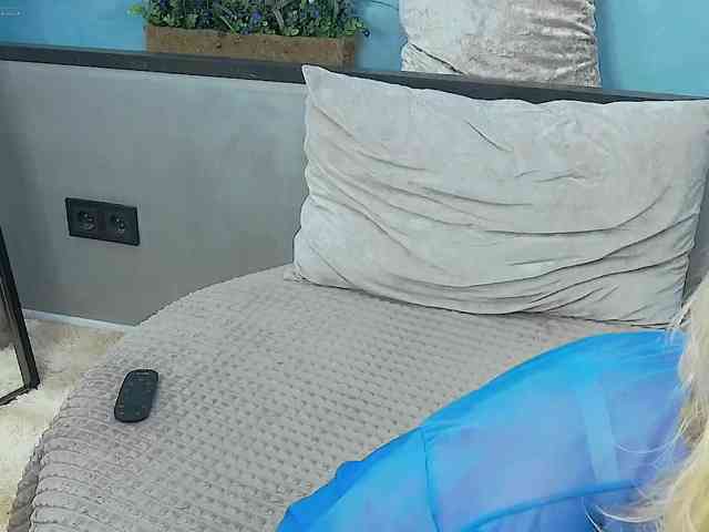 LoraMiss webcam