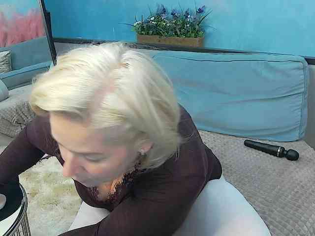 LoraMiss webcam