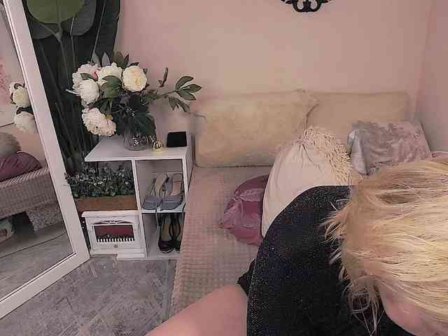 LoraMiss webcam