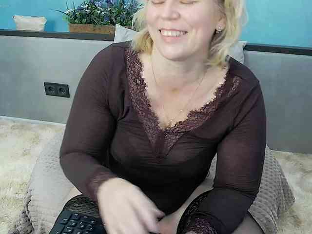 LoraMiss webcam