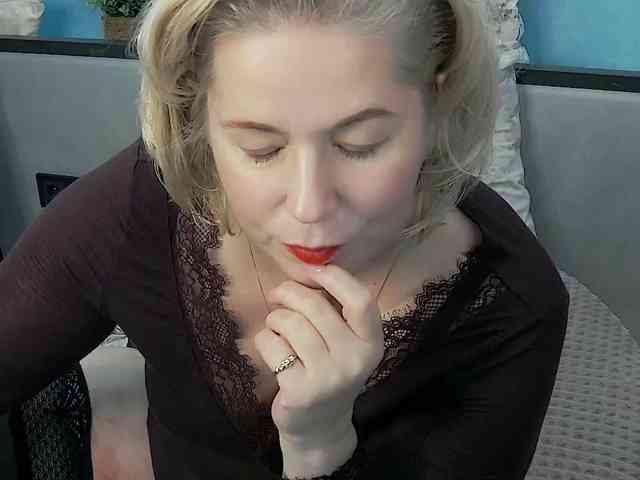 LoraMiss webcam