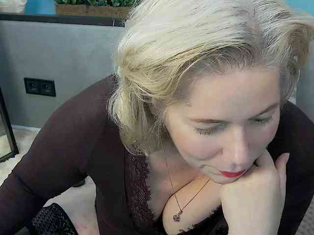 LoraMiss webcam
