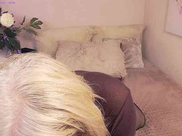 LoraMiss webcam