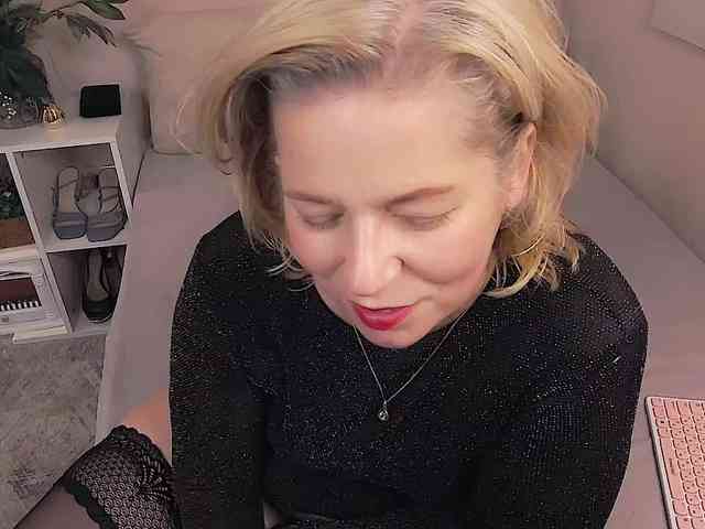 LoraMiss webcam