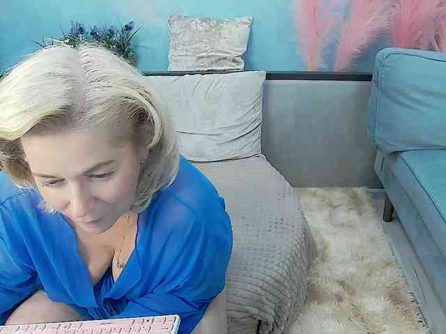 LoraMiss webcam