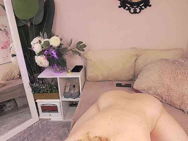 LoraMiss webcam