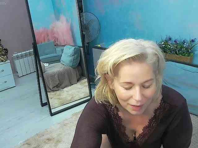LoraMiss webcam
