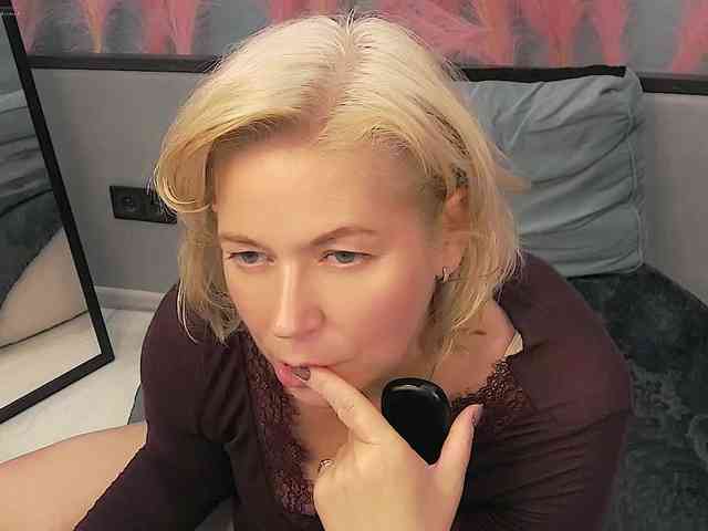 LoraMiss webcam