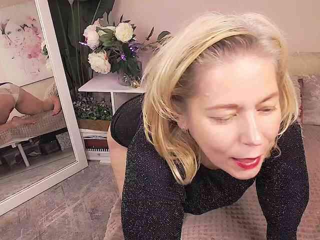 LoraMiss webcam