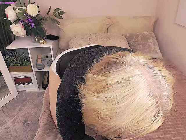 LoraMiss webcam