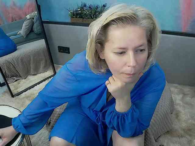 LoraMiss webcam