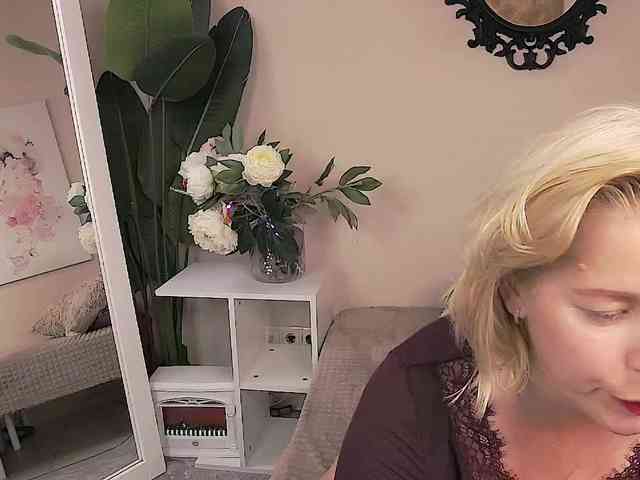 LoraMiss webcam