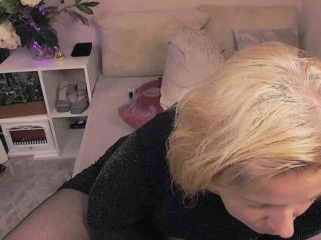 LoraMiss webcam