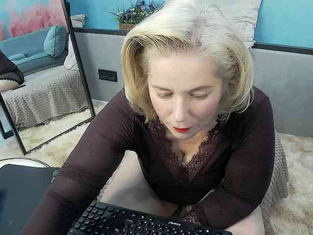 LoraMiss webcam