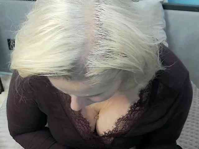 LoraMiss webcam