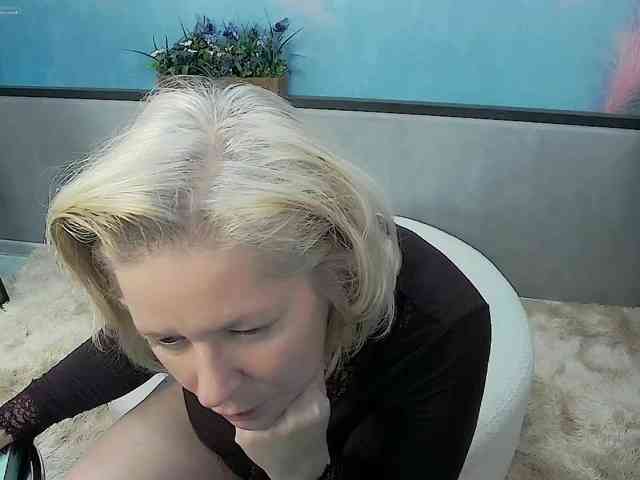 LoraMiss webcam