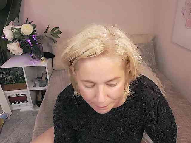 LoraMiss webcam