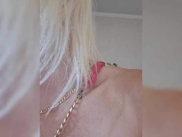 AlinaLoves live cam on BongaCams