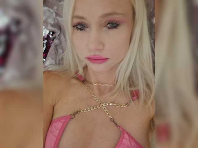 AlinaLoves live cam on BongaCams