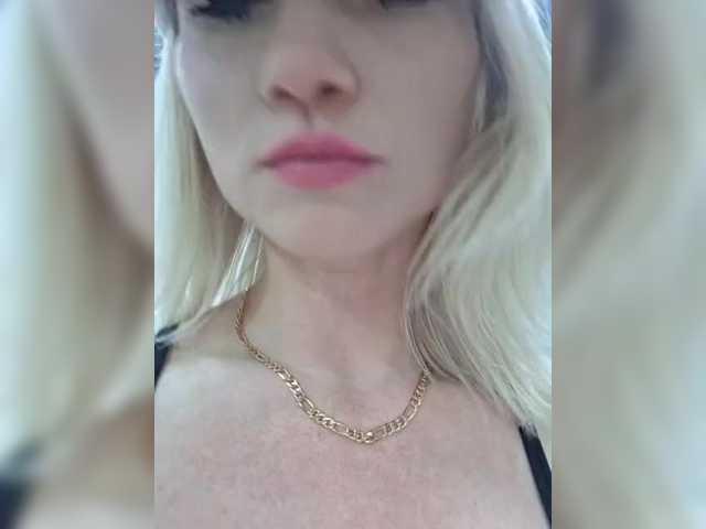 AlinaLoves live cam