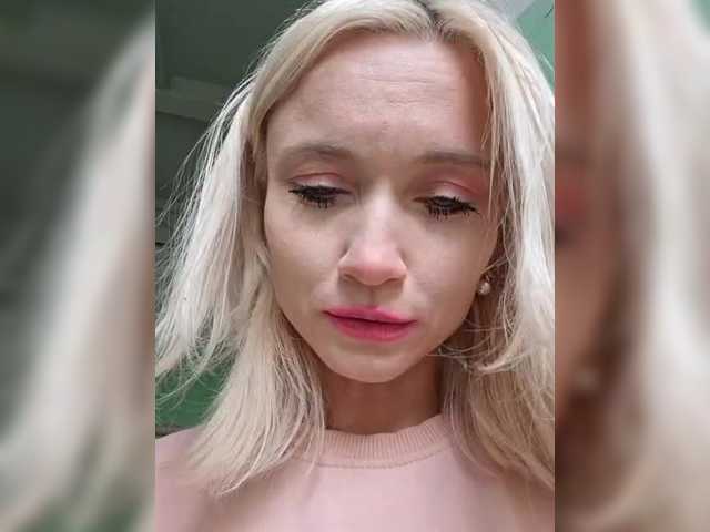 le modèle AlinaLoves est en webcam porno dans un show sur le site bongacams, il possède les tags suivants: White/Caucasian,Blonde,Shaved