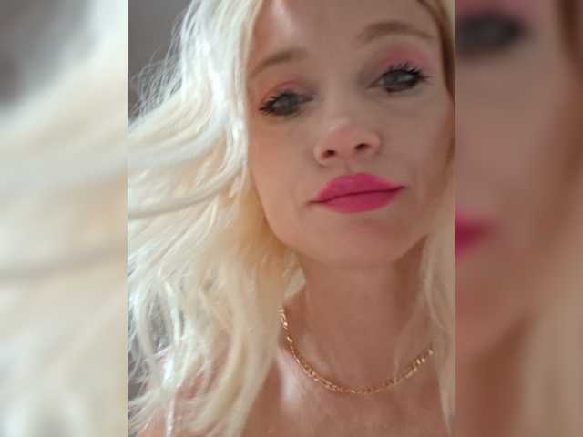 AlinaLoves live cam on BongaCams