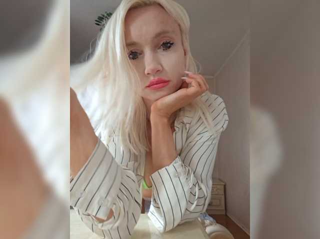 AlinaLoves live cam preview