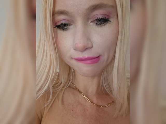 AlinaLoves live webcam show