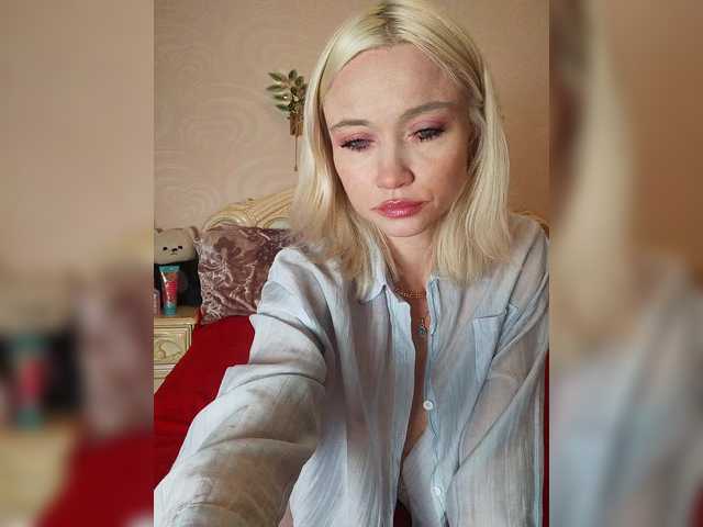 AlinaLoves's BongaCams show and profile