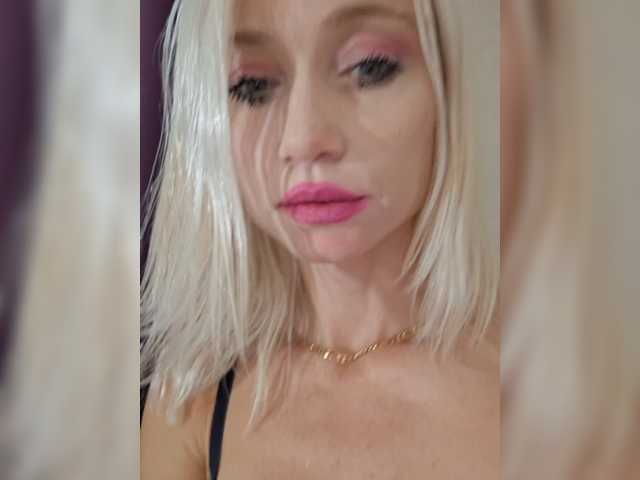 AlinaLoves live cam on BongaCams