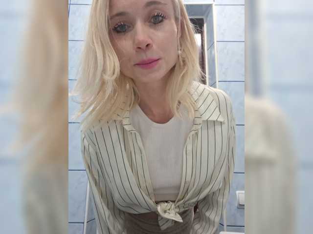 AlinaLoves live cam on BongaCams