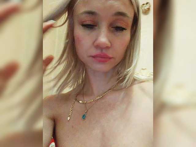  AlinaLoves chat room
