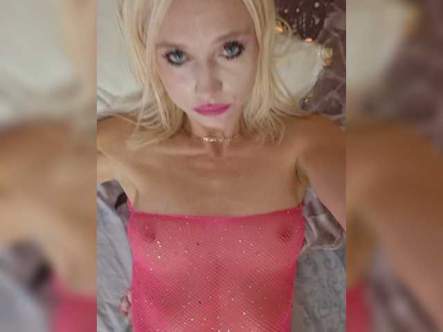 AlinaLoves live webcam show