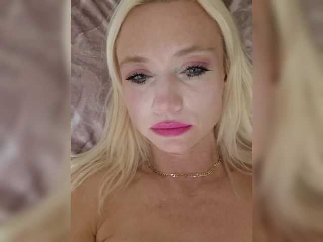 AlinaLoves live webcam show