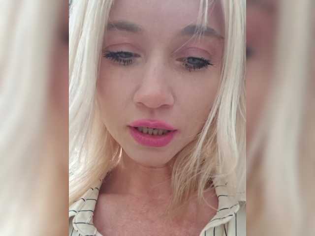 AlinaLoves live cam on BongaCams