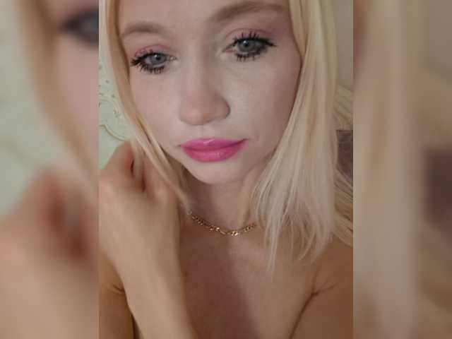AlinaLoves live webcam show