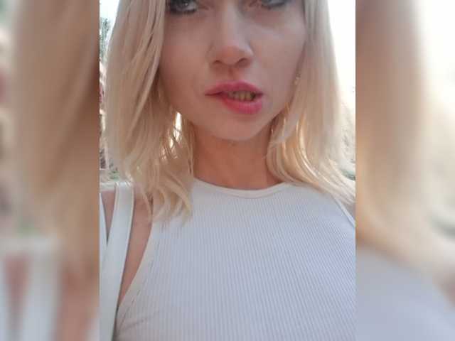 AlinaLoves live cam on BongaCams