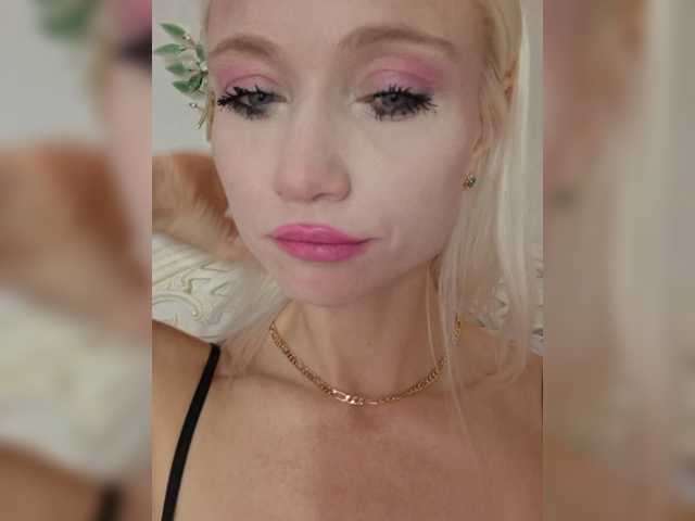 AlinaLoves live cam on BongaCams