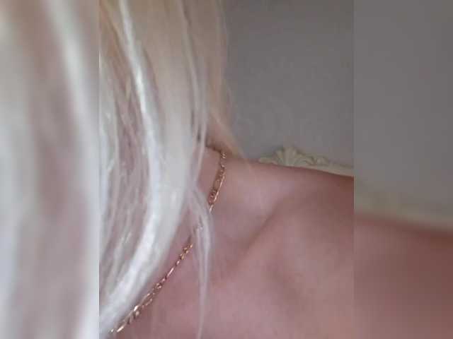 AlinaLoves live cam on BongaCams