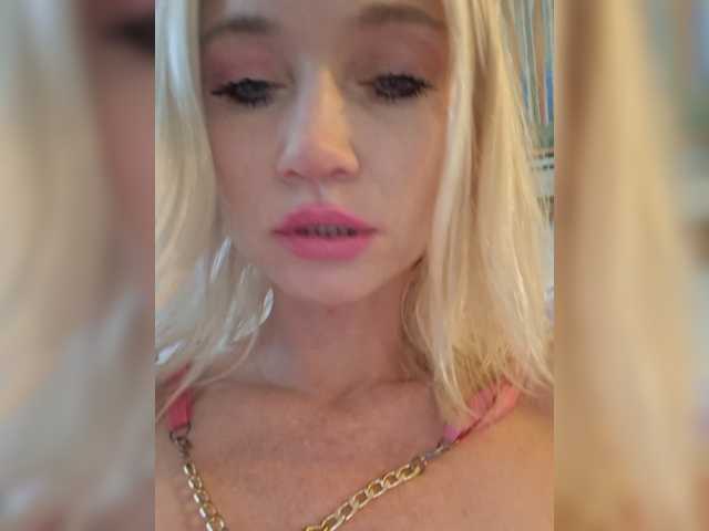 AlinaLoves live cam on BongaCams
