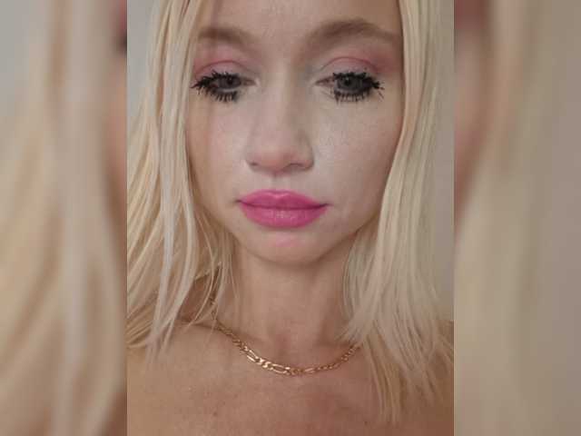 AlinaLoves live webcam show
