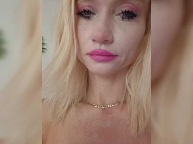 AlinaLoves live webcam show